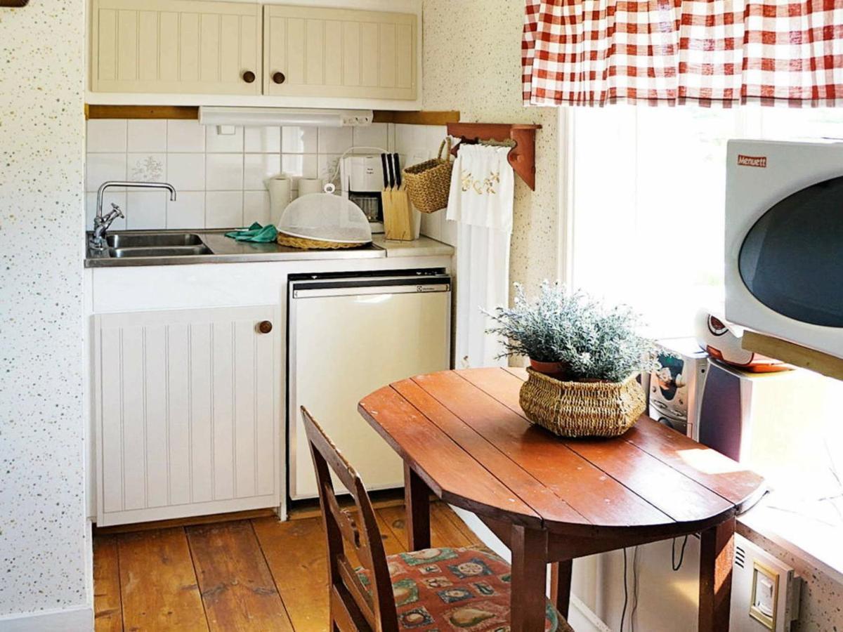 4 Person Holiday Home In Ankarsrum Hult  Eksteriør bilde